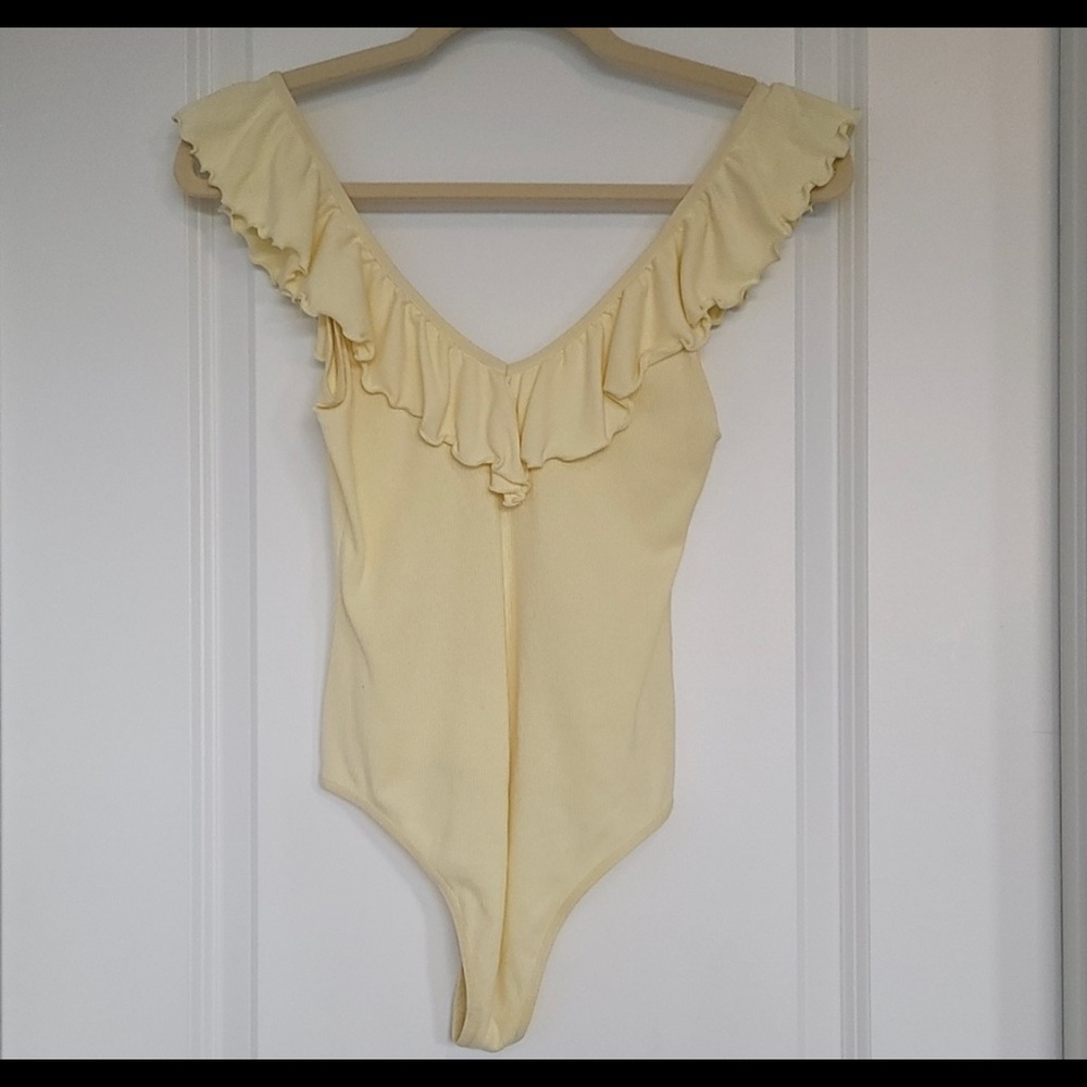 Wilfred Danette Pale Yellow Ruffle Thong Bodysuit Size Small